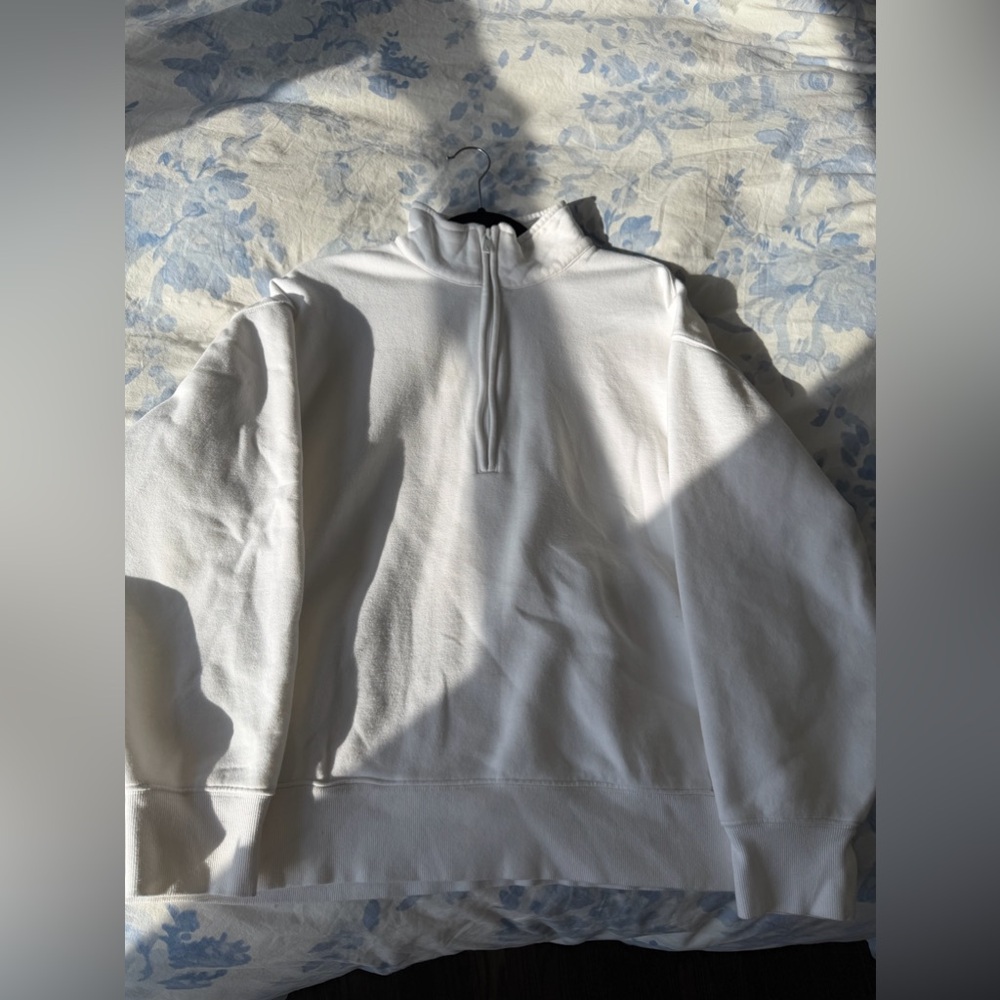 Aritzia White Half-Zip Sweater - Classic Casual Pullover